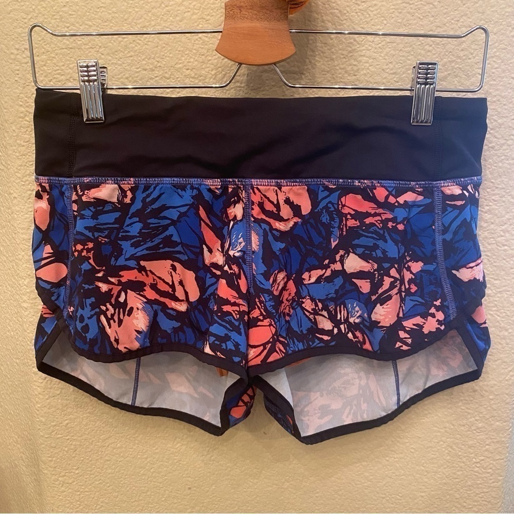 LULULEMON Women Blue Pink Patterned Athletic Shorts Size 4